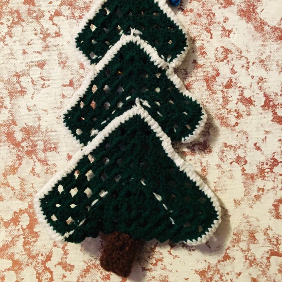 Christmas Tree 🎄 crochet with some ornaments - Picture 7 of 16